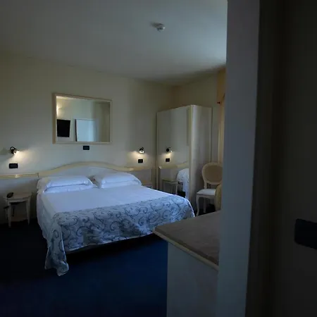 Hotel London 3*