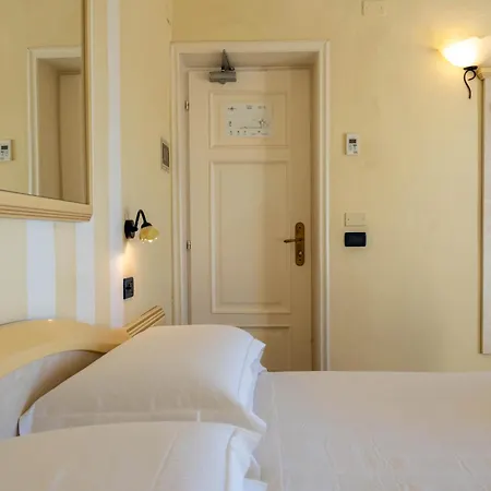London Szálloda 3*